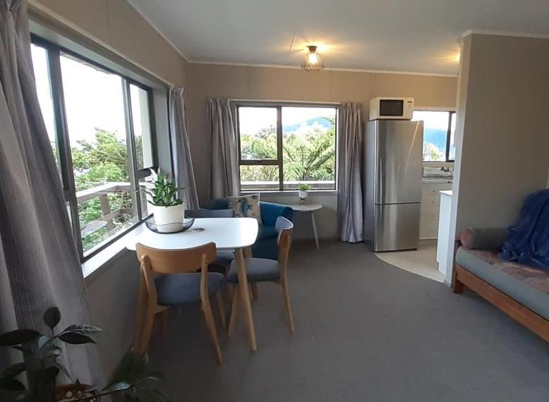 Paku Peak Ocean View Apartment 타이루아 외부 사진