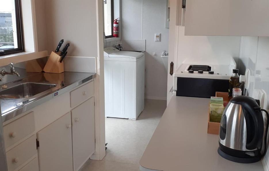 Paku Peak Ocean View Apartment 타이루아 외부 사진