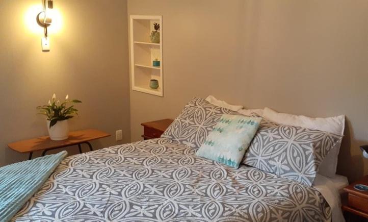 Paku Peak Ocean View Apartment 타이루아 외부 사진